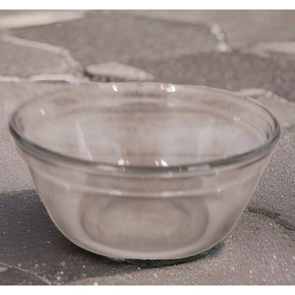 Anchor Hocking clear One Quart Mixing Bowl - Picture 1 of 14